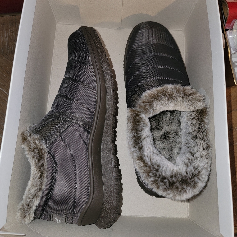 Women's shoes